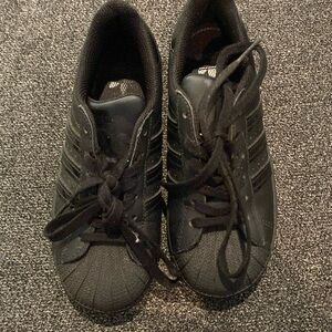 Shelltoe adidas